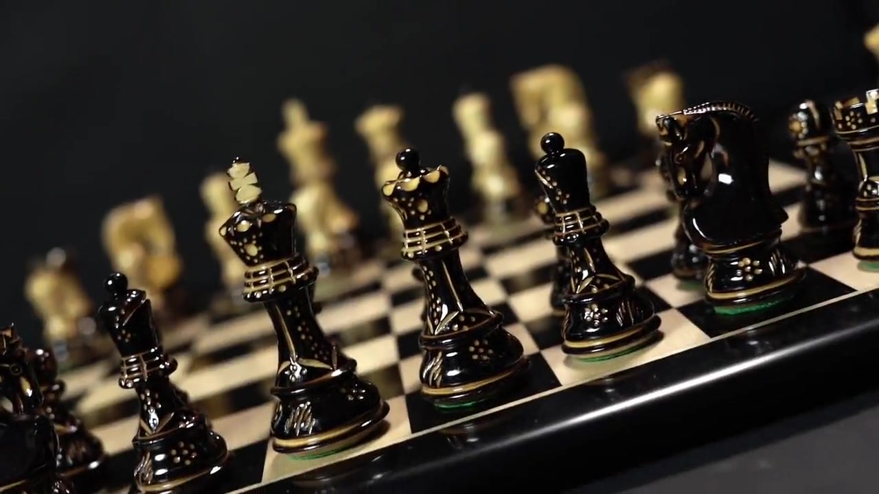 Russian Zagreb Chess Set — Burnt Boxwood