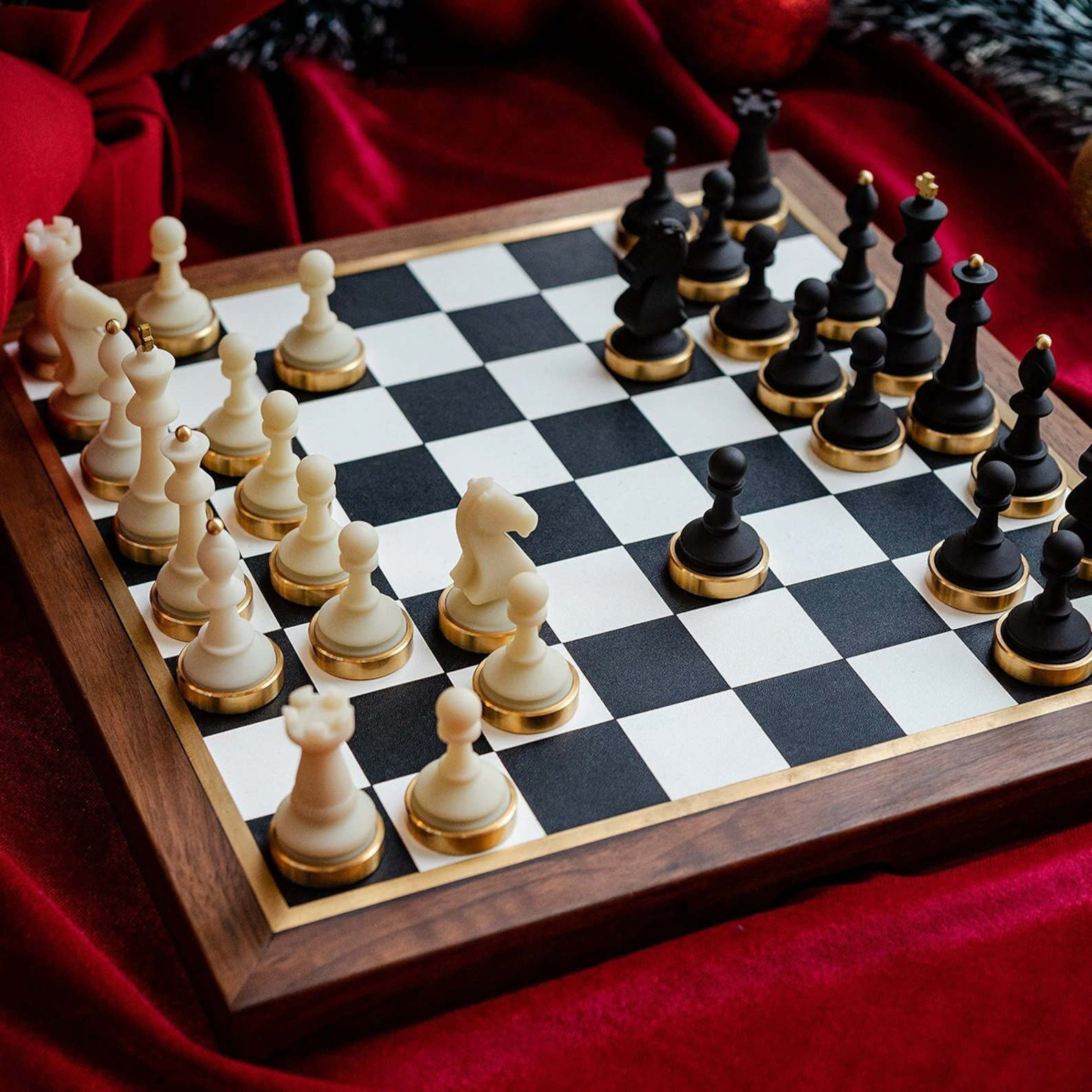 Walnut & Leather Luxury Chess Set